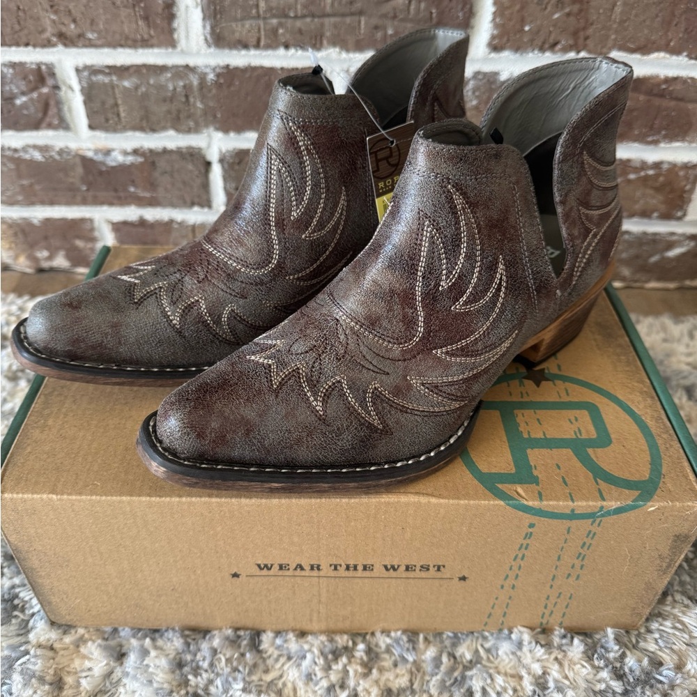 NWT Roper Cowboy Booties